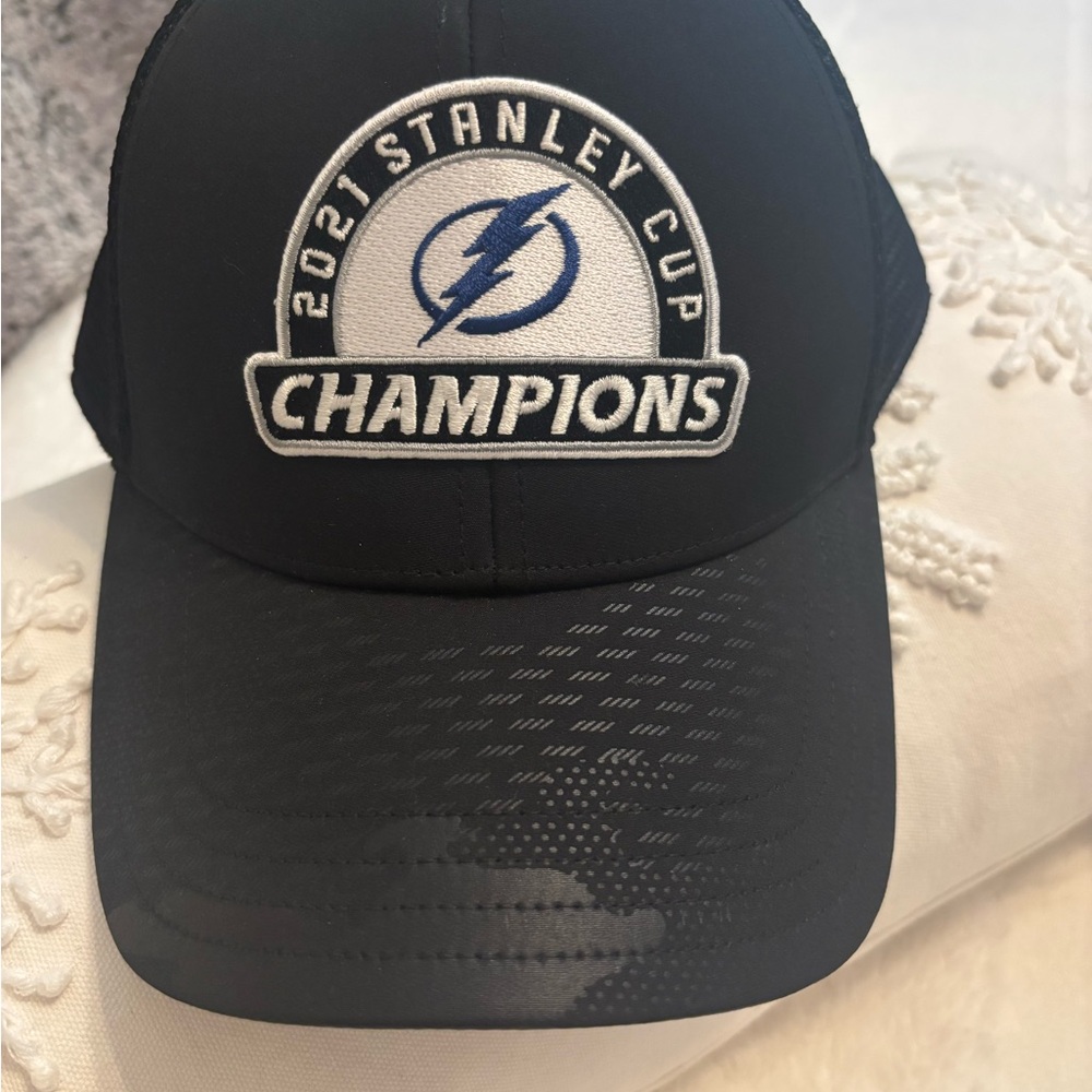 Fanatics Authentic Pro Black Cap - 2021 Stanley Cup Champions